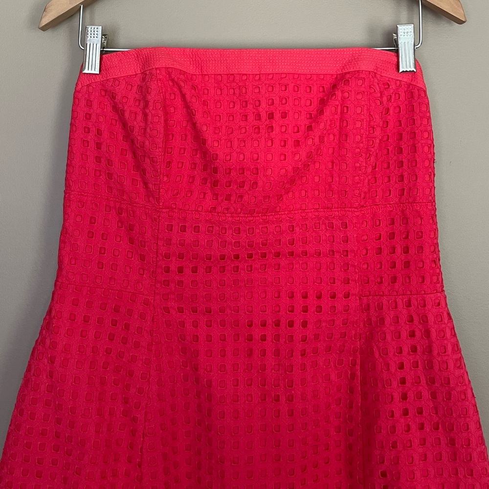 {White House Black Market} Strapless Eyelet Cocktail Dress in Red - Womens 8 - Picture 3 of 10